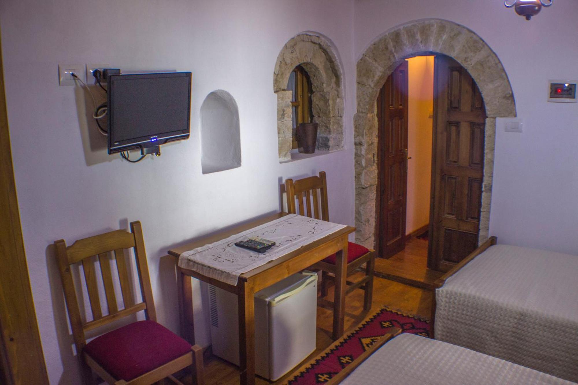 Old Bazaar 1790 Hotel Gjirokaster Phòng bức ảnh